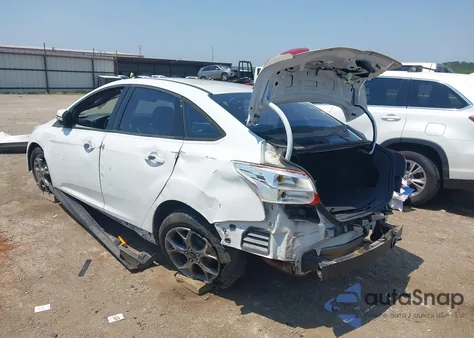 2014 Ford Focus Se z USA, uszkodzony, nr VIN 1FADP3F22EL163834